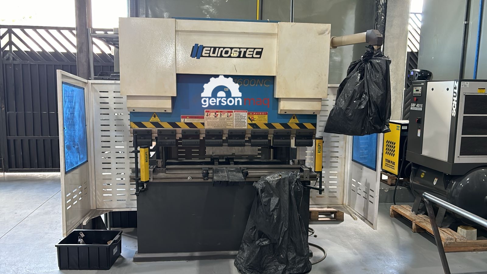 DOBRADEIRA HIDRAULICA EUROSTEC EURO 63/1600 NC - ANO 2021